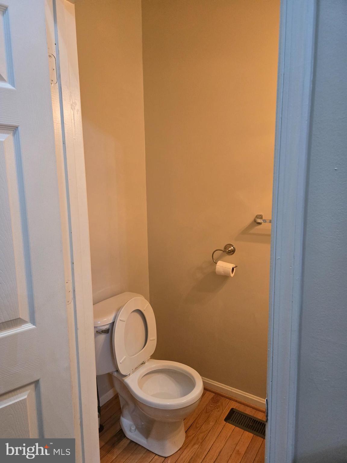 9721 Tulip Tree Drive Bowie, MD 20721 - Photo 5 of 27 FIRST LEVEL HALF BATH