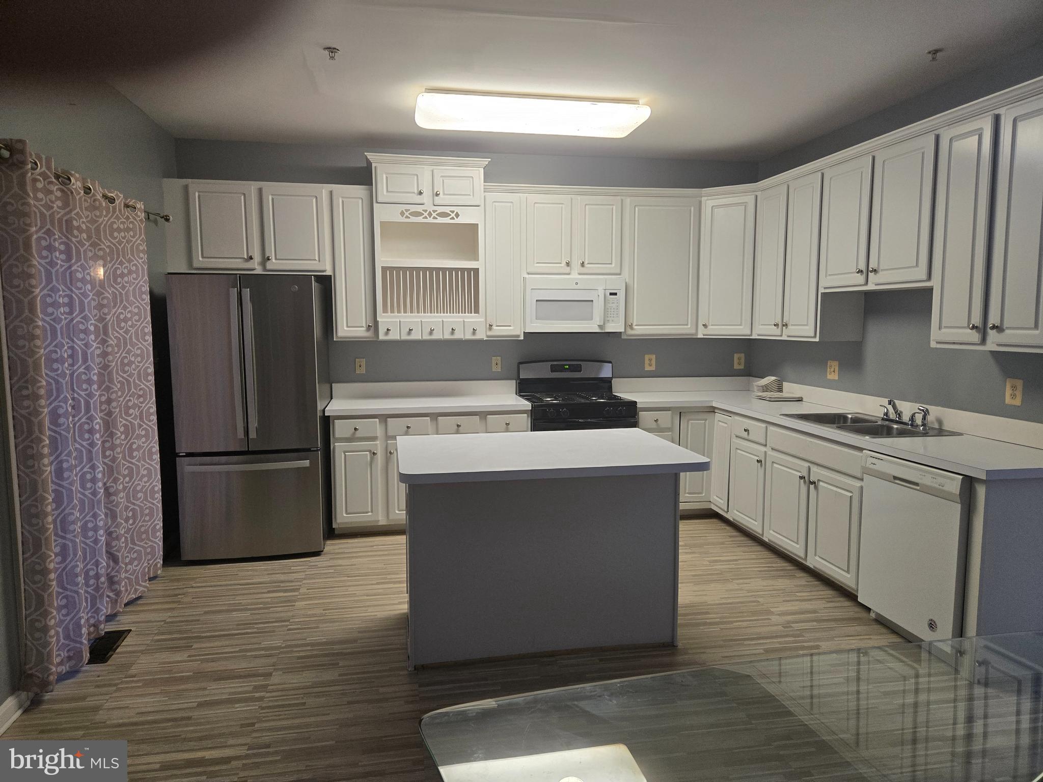 9721 Tulip Tree Drive Bowie, MD 20721 - Photo 6 of 27 KITCHEN