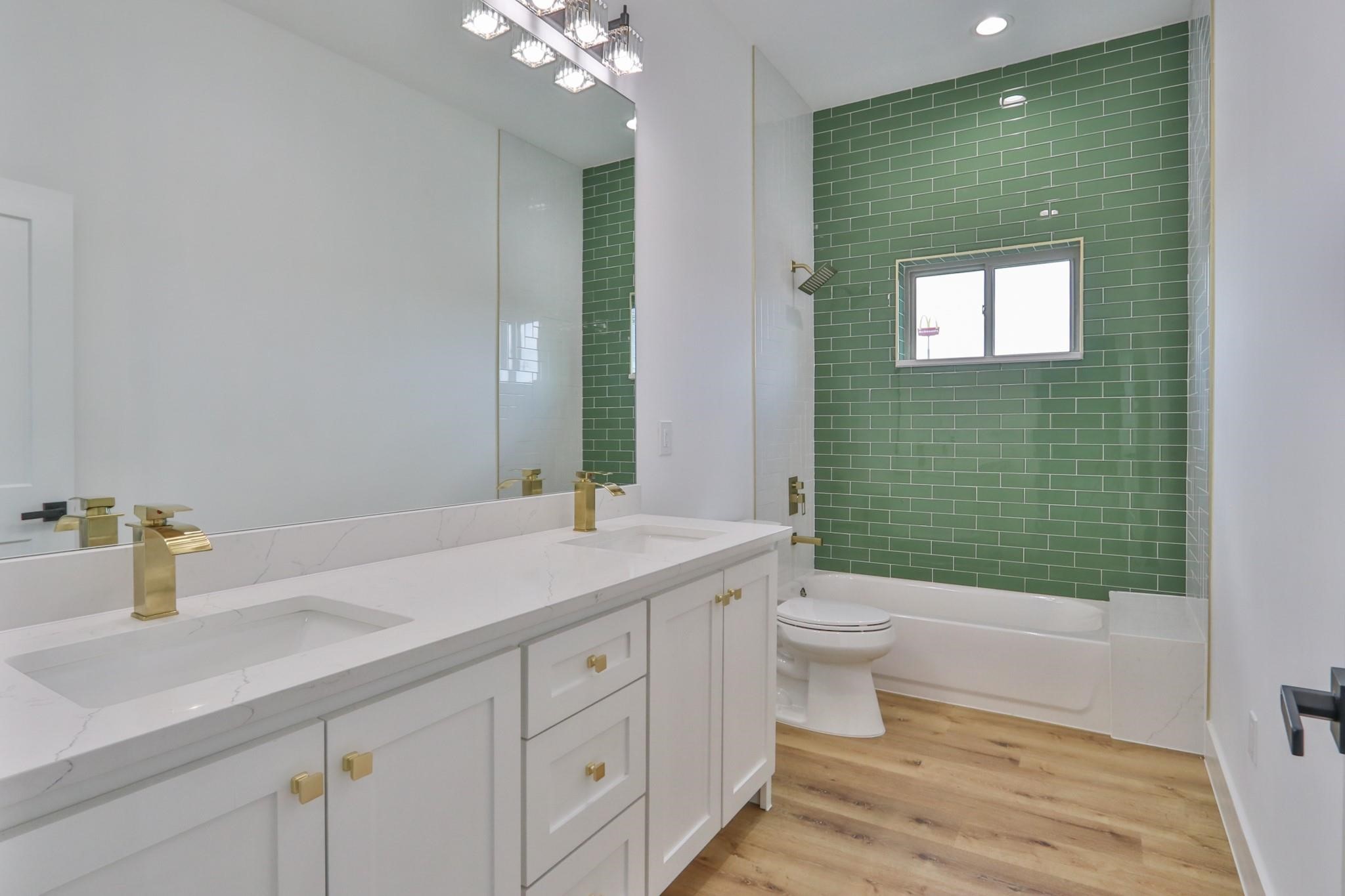 601 Cottage Street Houston, TX 77009 - Photo 33 of 48 2nd full bathroom which is located on 2nd floor. Fully updated with beautiful fixtures.