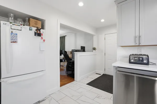 $275,000 | 608 Park Street, Fenton, MI 48430