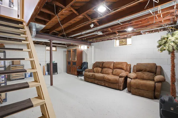 $275,000 | 608 Park Street, Fenton, MI 48430