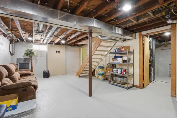 $275,000 | 608 Park Street, Fenton, MI 48430