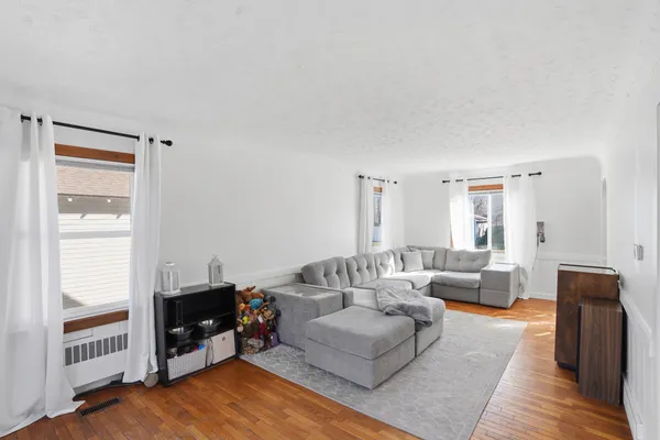 $275,000 | 608 Park Street, Fenton, MI 48430