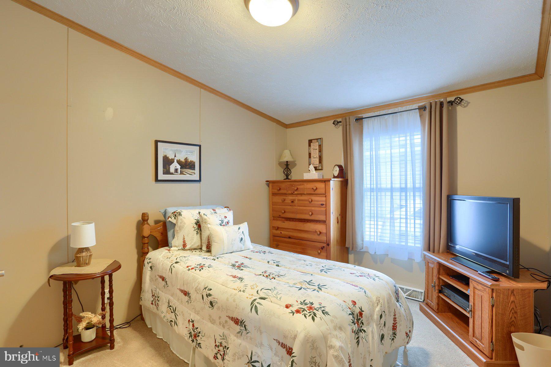71 Lobin Road East Earl, PA 17519 - Photo 14 of 16 Bedroom 3