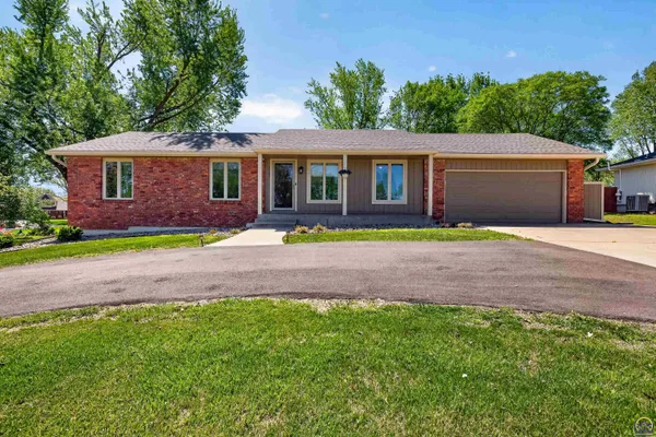 $369,900 | 3347 Southwest Nottingham Road, Topeka, KS 66614