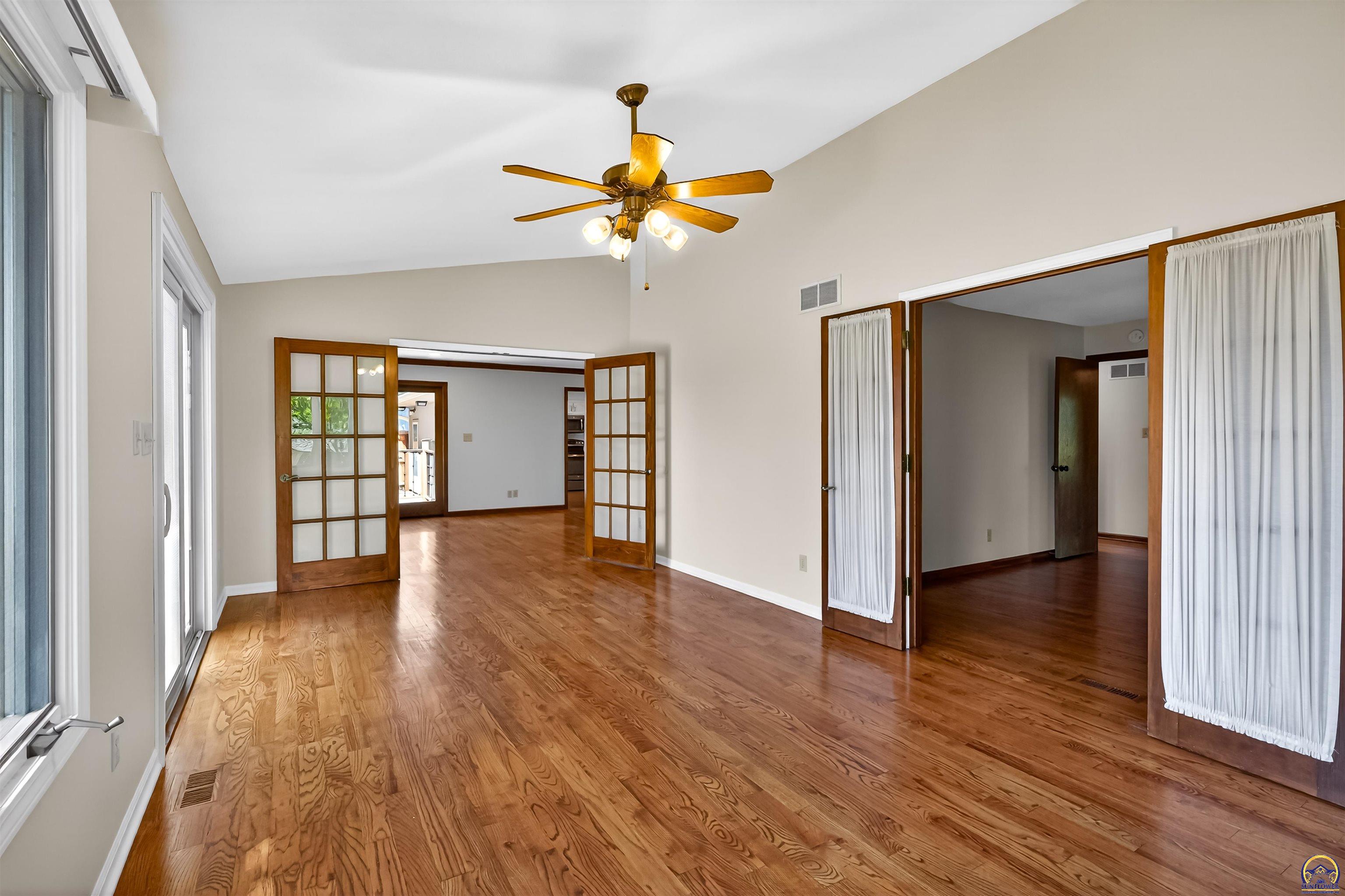 3347 Southwest Nottingham Road Topeka, KS 66614 - Photo 13 of 45