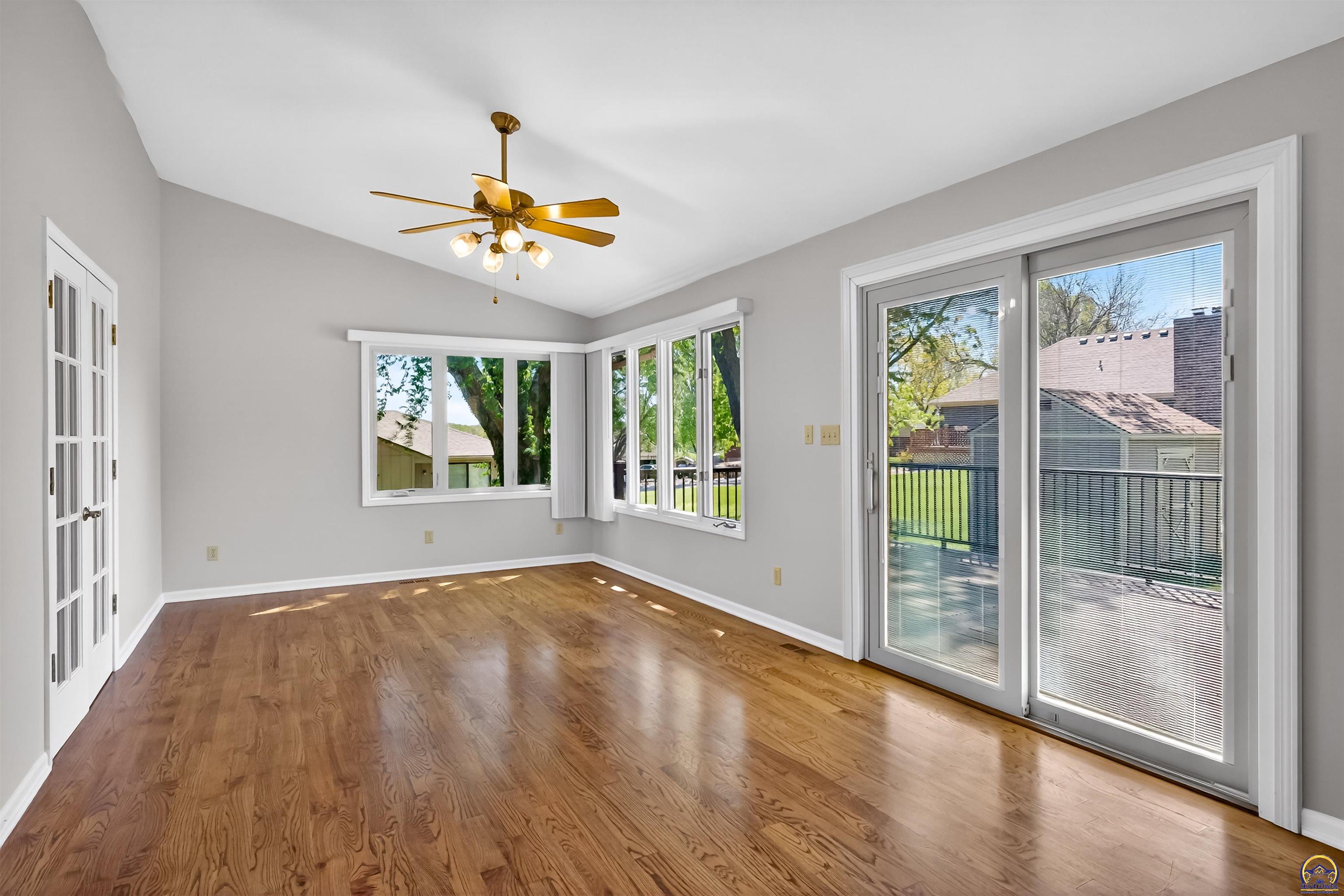 3347 Southwest Nottingham Road Topeka, KS 66614 - Photo 15 of 45