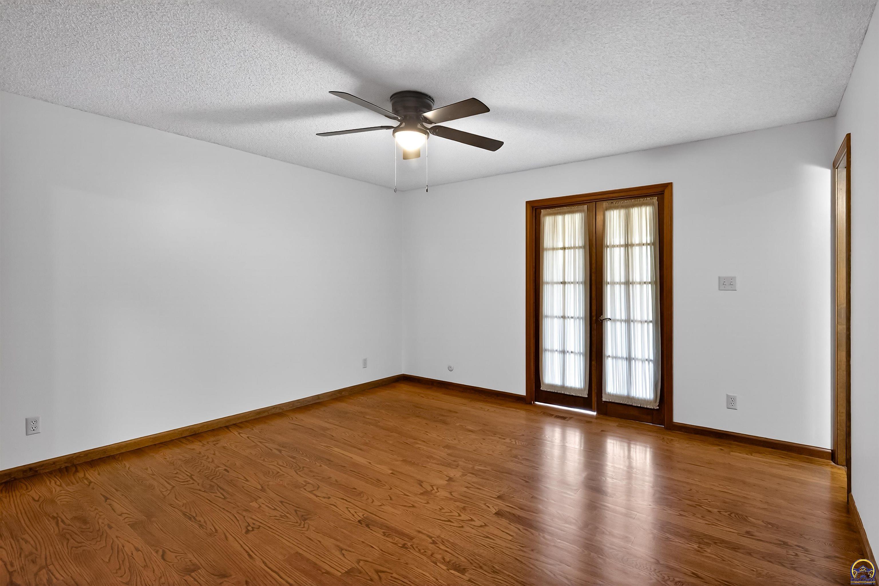 3347 Southwest Nottingham Road Topeka, KS 66614 - Photo 16 of 45