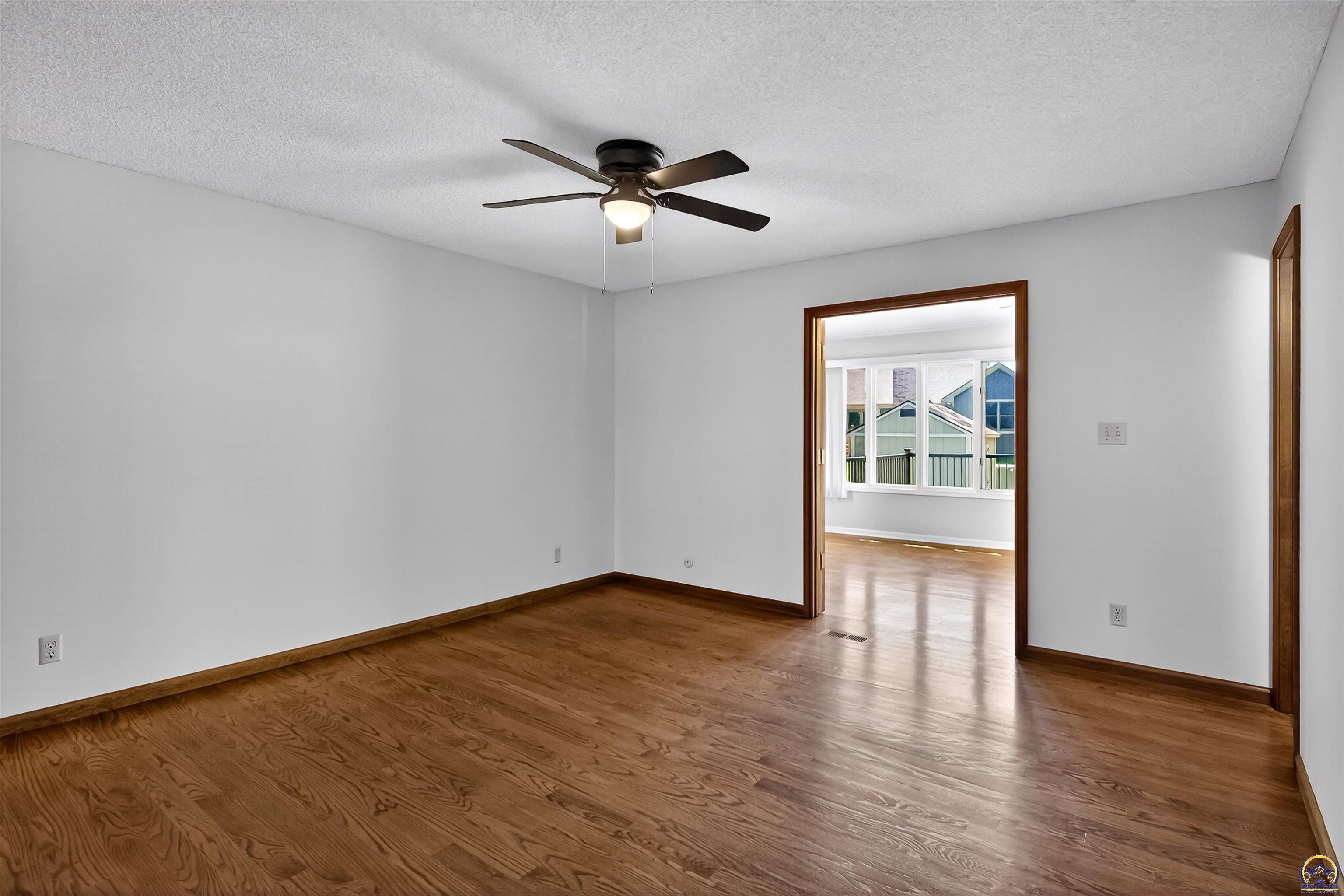 3347 Southwest Nottingham Road Topeka, KS 66614 - Photo 18 of 45