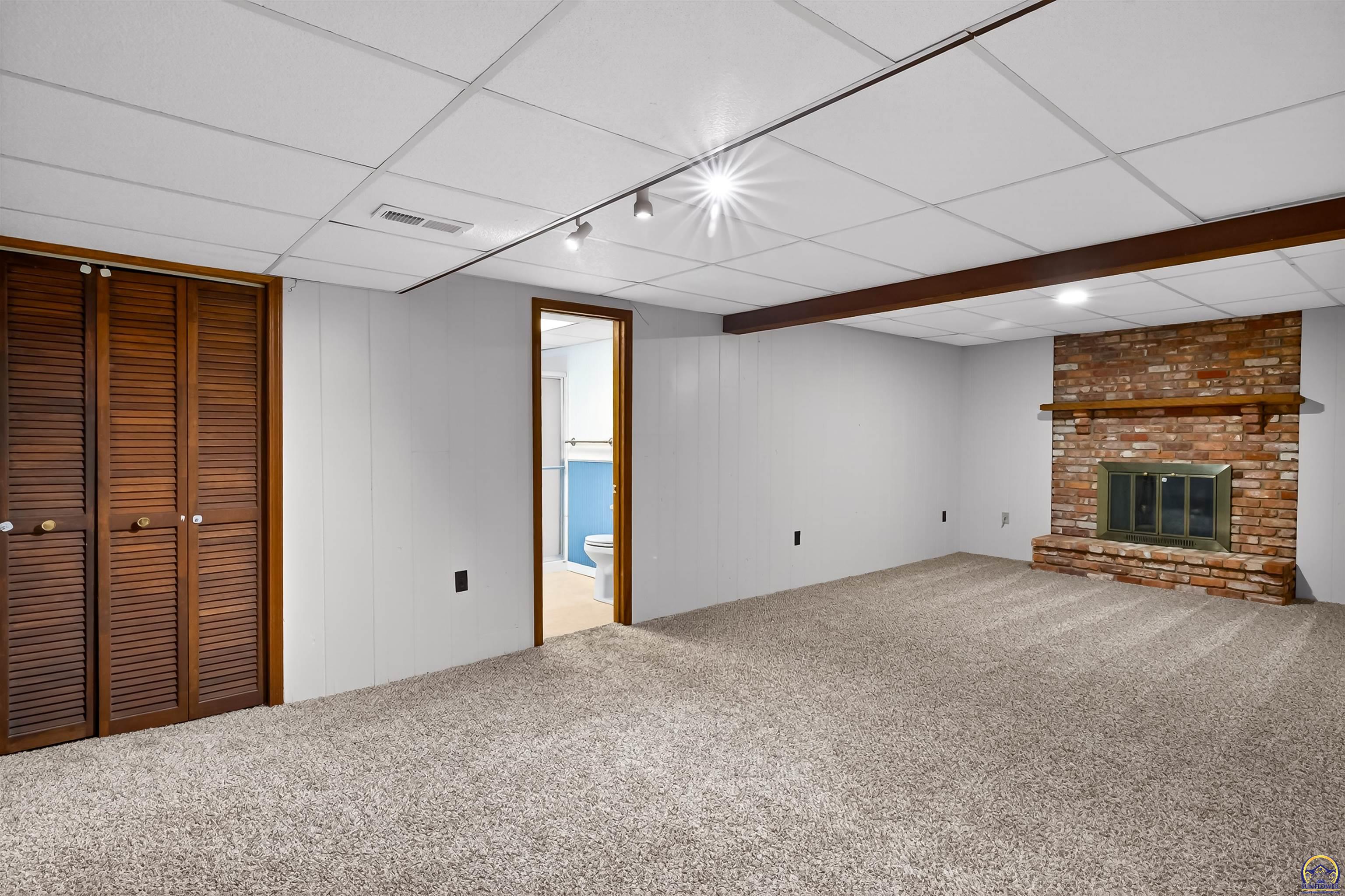 3347 Southwest Nottingham Road Topeka, KS 66614 - Photo 25 of 45