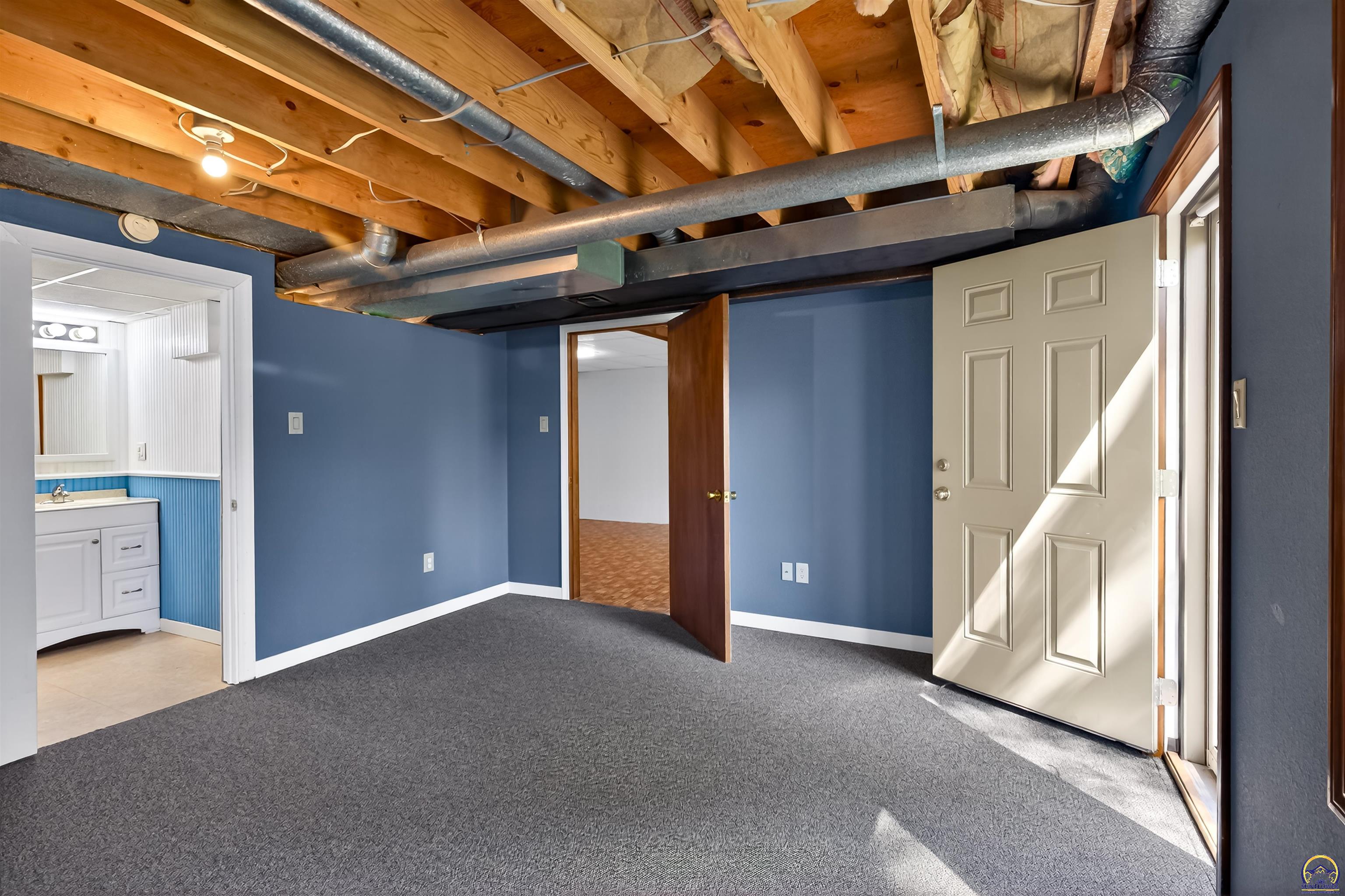 3347 Southwest Nottingham Road Topeka, KS 66614 - Photo 28 of 45