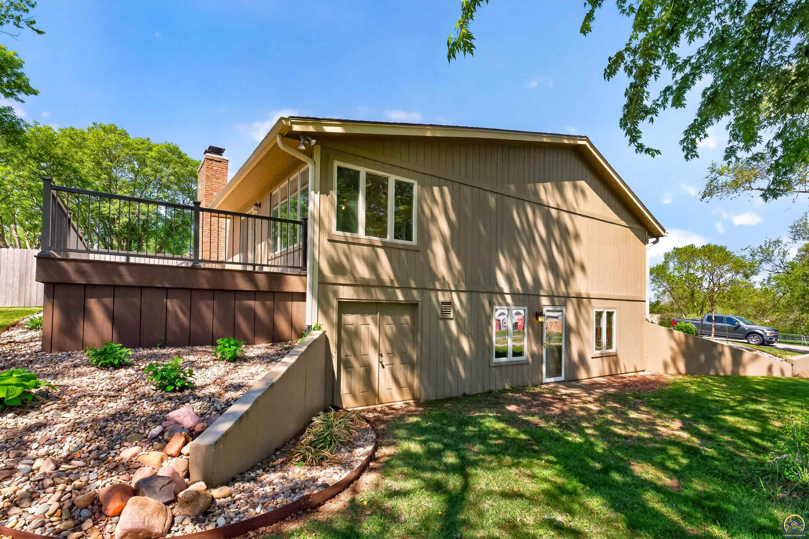 3347 Southwest Nottingham Road Topeka, KS 66614 - Photo 35 of 45