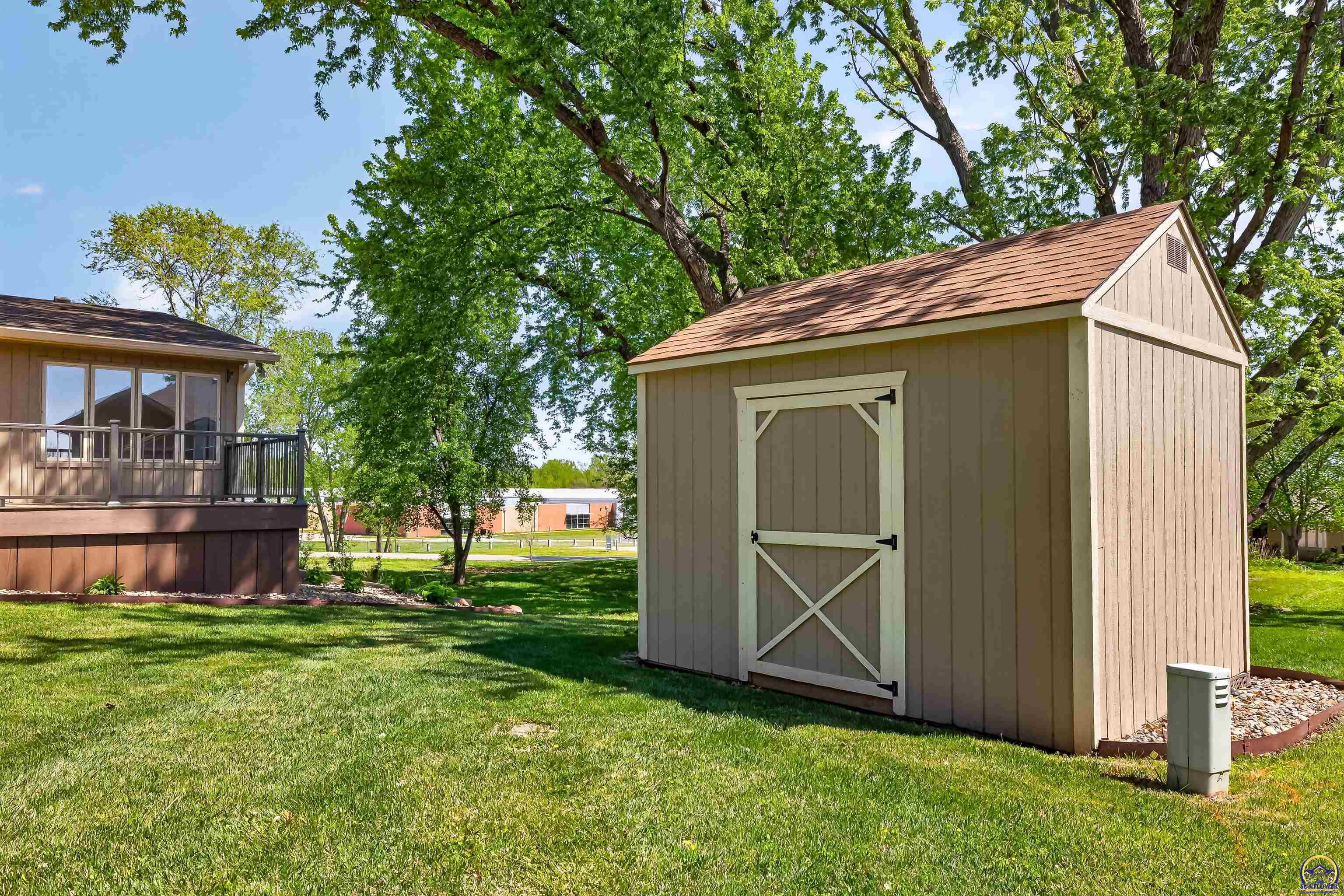 3347 Southwest Nottingham Road Topeka, KS 66614 - Photo 40 of 45