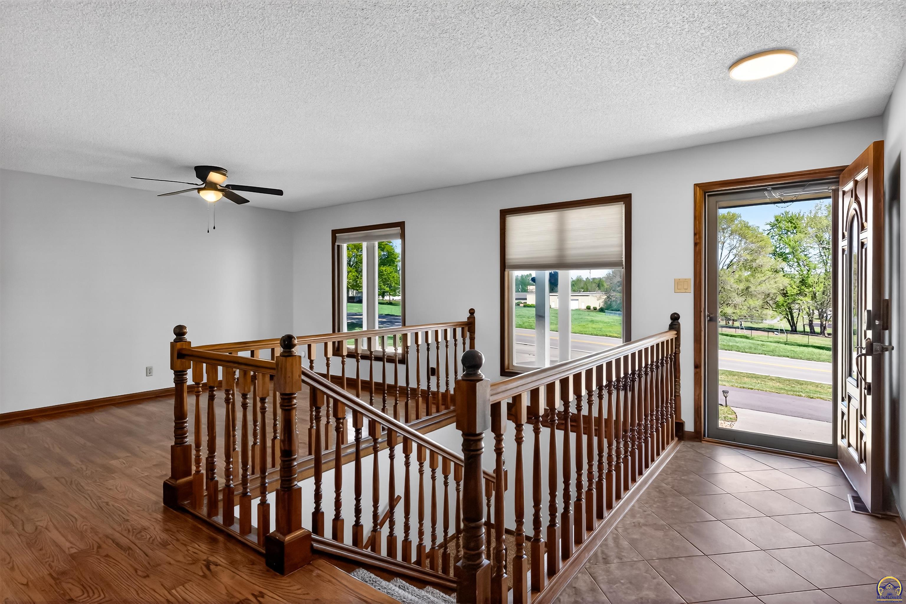 3347 Southwest Nottingham Road Topeka, KS 66614 - Photo 7 of 45