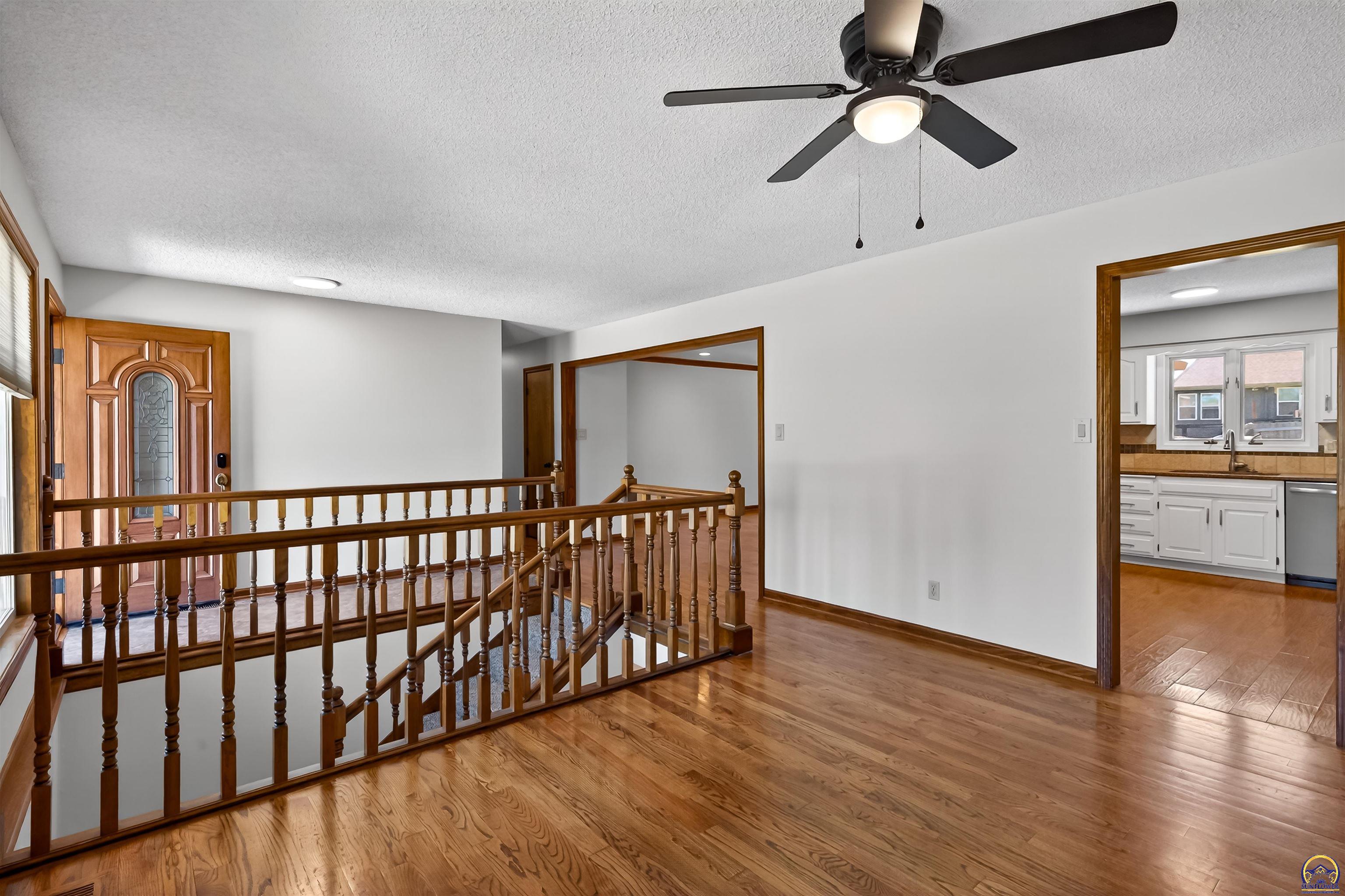 3347 Southwest Nottingham Road Topeka, KS 66614 - Photo 9 of 45