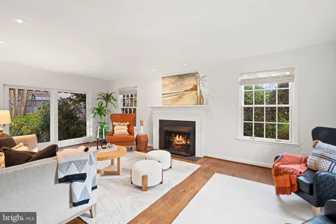 $1,675,000 | 4411 Chalfont Place, Bethesda, MD 20816