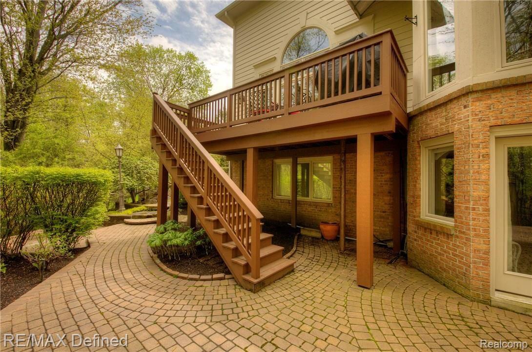 3505 Moceri Court Rochester, MI 48306 - Photo 10 of 64 Tiered deck and brick patio