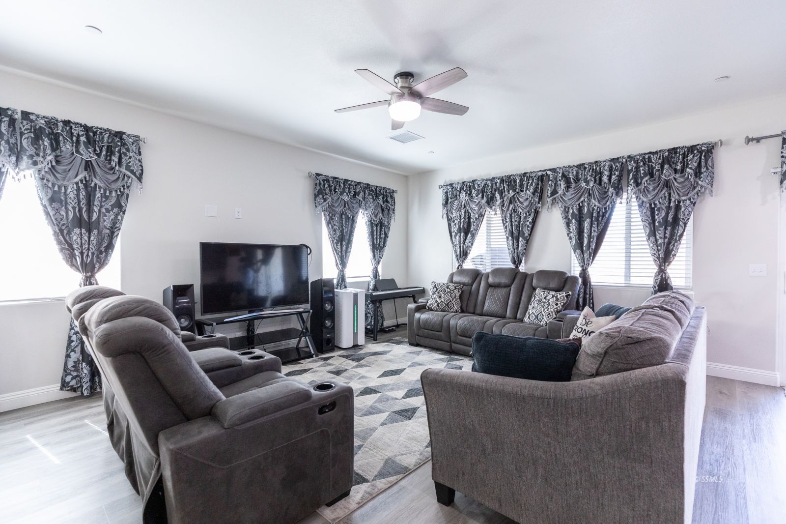 821 Paradise Drive Ridgecrest, CA 93555 - Photo 13 of 33