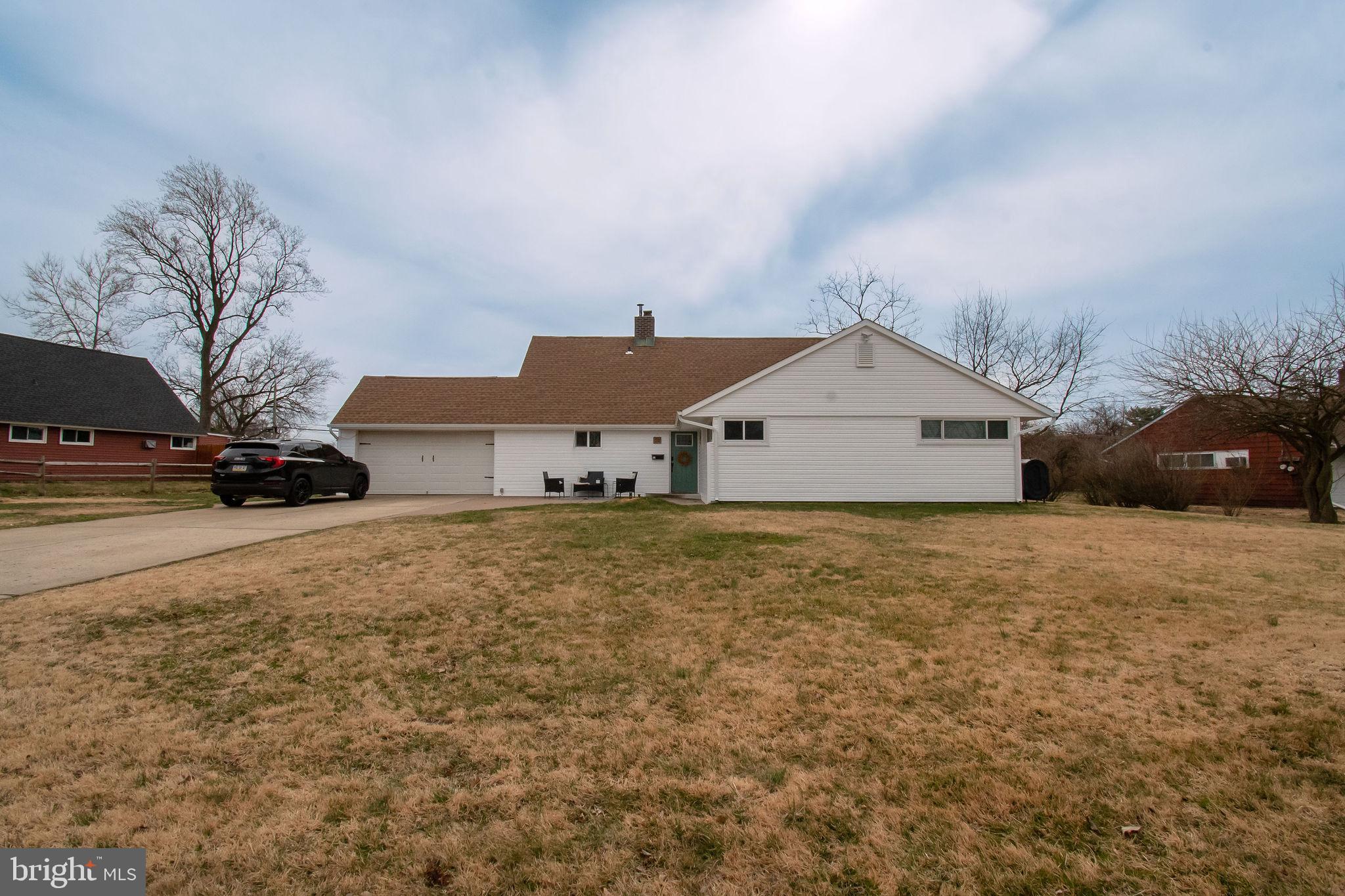 24 Spinythorn Road Levittown, PA 19056 - Photo 2 of 50 Gallery Image 2