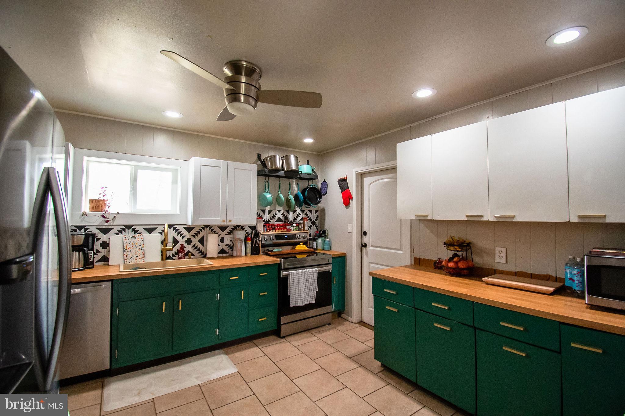 24 Spinythorn Road Levittown, PA 19056 - Photo 24 of 50 Gallery Image 24