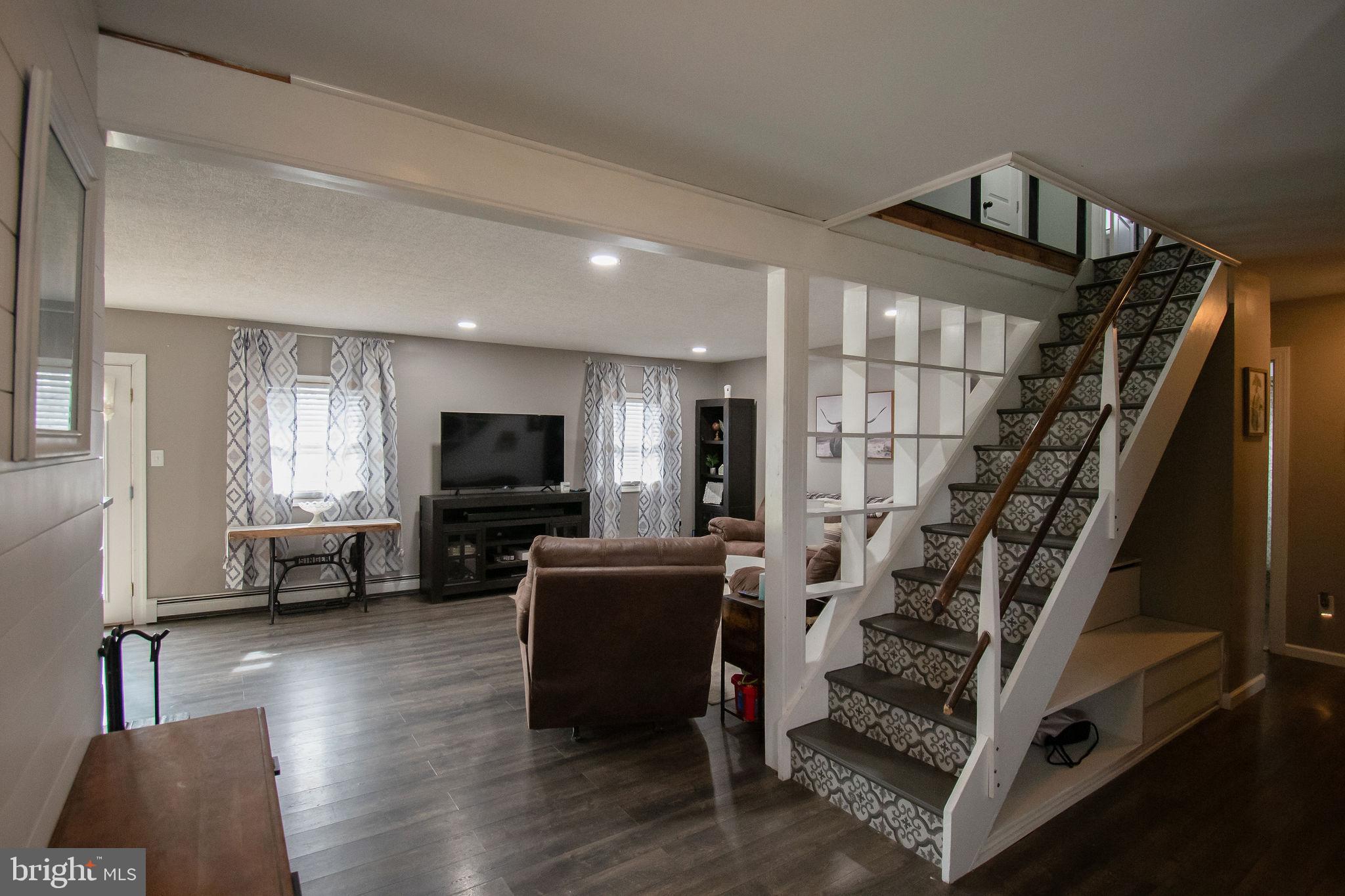24 Spinythorn Road Levittown, PA 19056 - Photo 6 of 50 Gallery Image 6