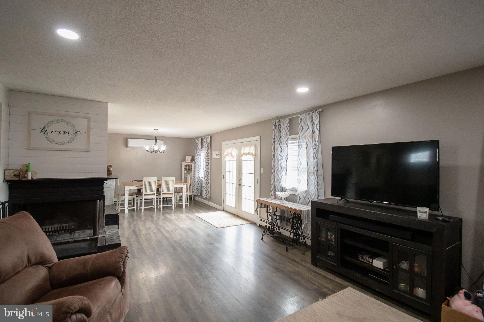 24 Spinythorn Road Levittown, PA 19056 - Photo 10 of 50 Gallery Image 10