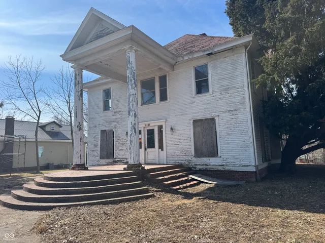 $56,000 | 1359 North Jefferson Street, Montezuma, IN 47862