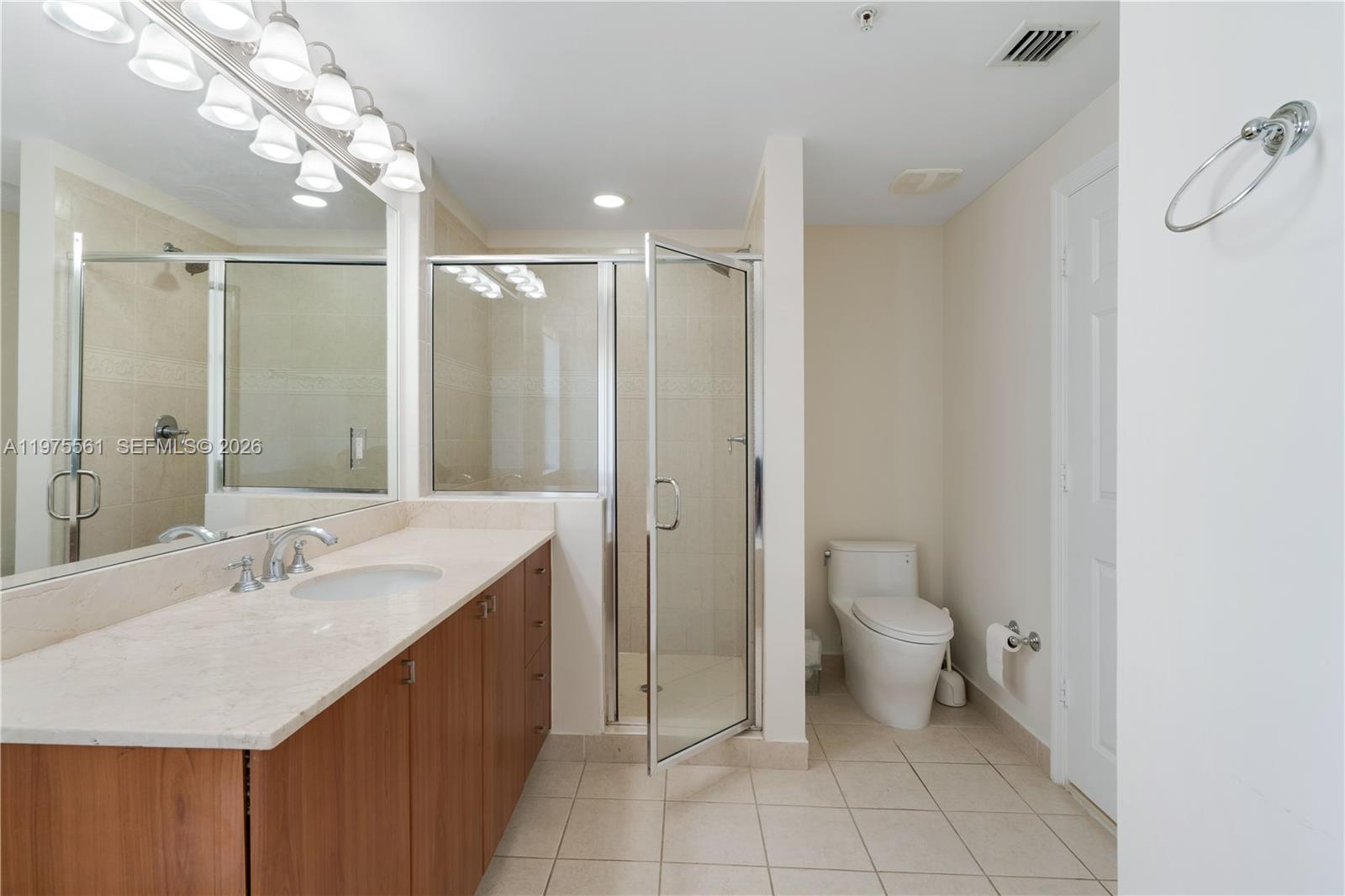 888 Douglas Road, Unit 404 Coral Gables, FL 33134 - Photo 13 of 21