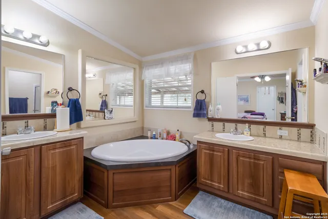 $473,000 | 4892 County Road 427, Stockdale, TX 78160