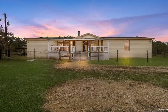 $473,000 | 4892 County Road 427, Stockdale, TX 78160