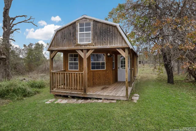 $473,000 | 4892 County Road 427, Stockdale, TX 78160