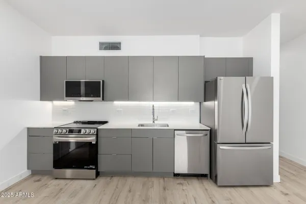 $2,199 | 531 East Willetta Street, Unit 303, Phoenix, AZ 85004
