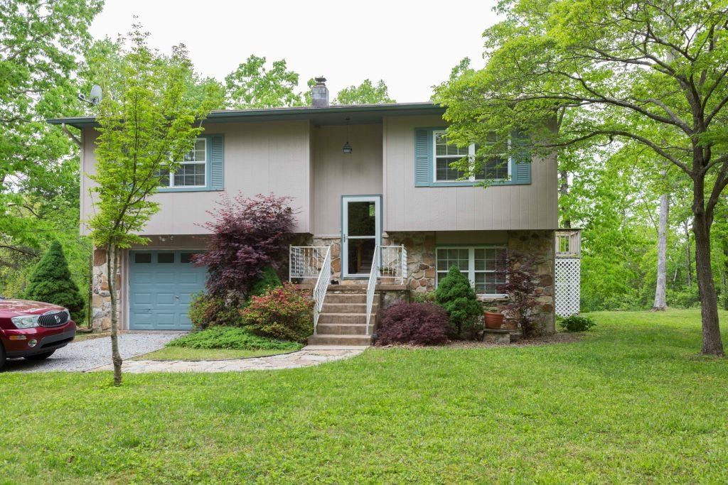 738 Midway Road Crossville, TN 38572 - Photo 3 of 32 Gallery Image 3