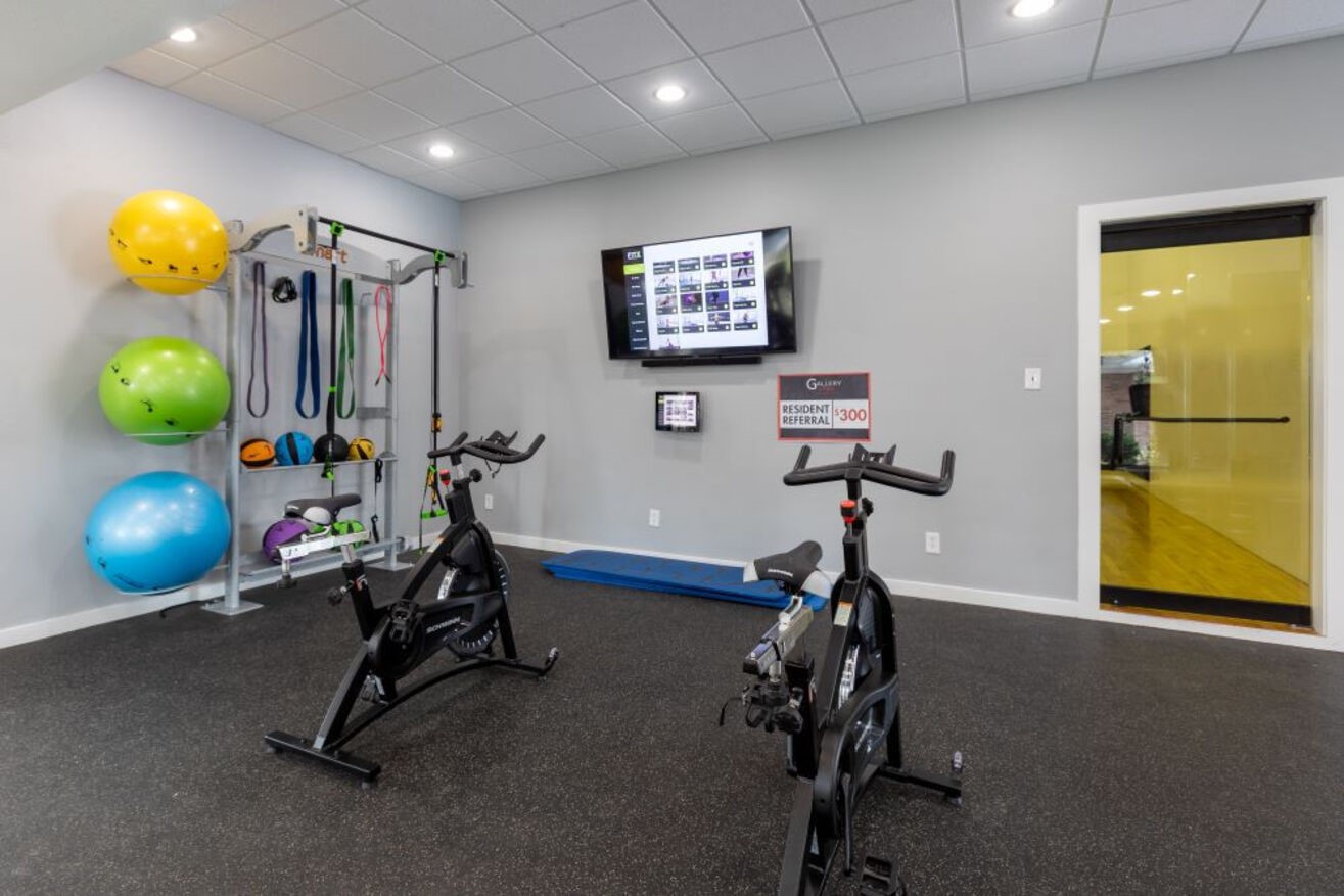 1007 South Mason Road, Unit 1504 Katy, TX 77450 - Photo 11 of 24 a room with gym equipment