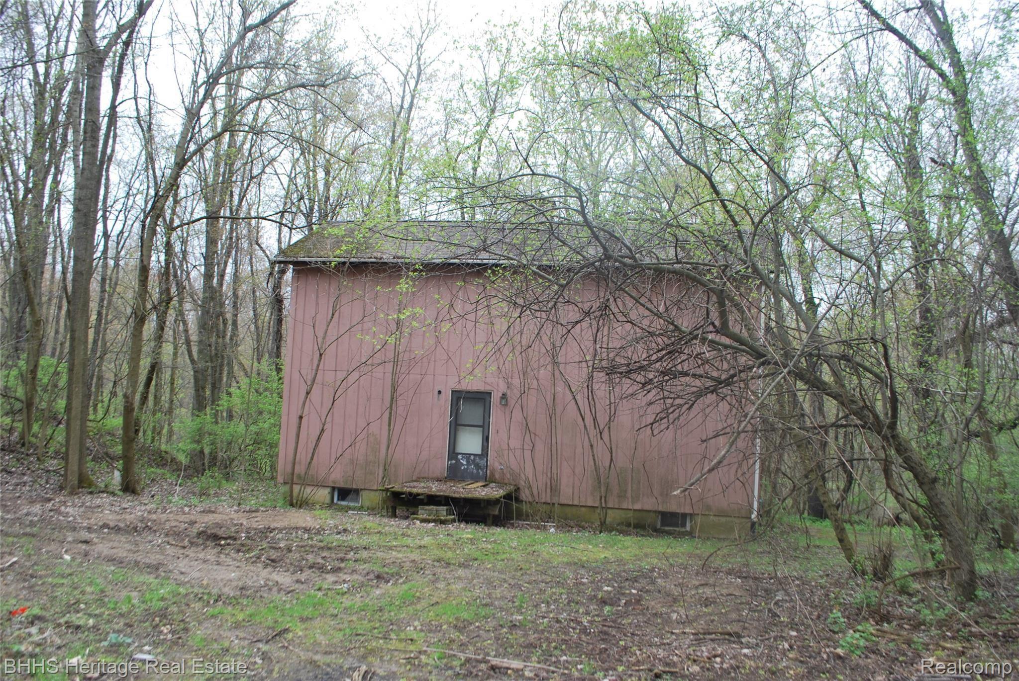 10899 West Allen Road Fowlerville, MI 48836 - Photo 5 of 31 Front view of the structure