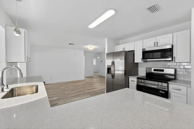 $674,900 | 8776 Southeast Bahama Circle, Hobe Sound, FL 33455