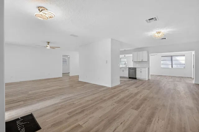 $674,900 | 8776 Southeast Bahama Circle, Hobe Sound, FL 33455