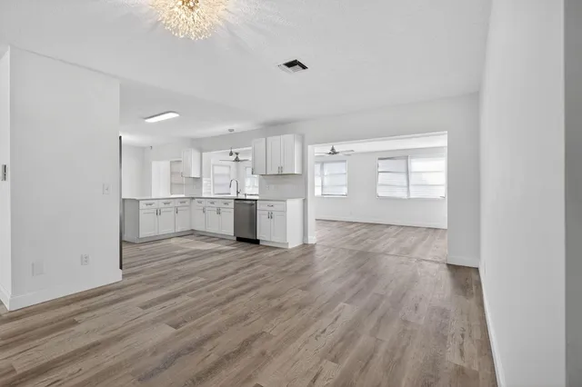 $674,900 | 8776 Southeast Bahama Circle, Hobe Sound, FL 33455