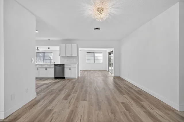 $674,900 | 8776 Southeast Bahama Circle, Hobe Sound, FL 33455