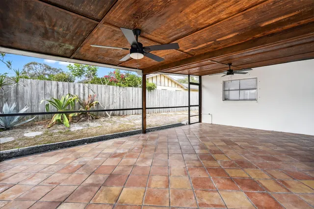 $674,900 | 8776 Southeast Bahama Circle, Hobe Sound, FL 33455