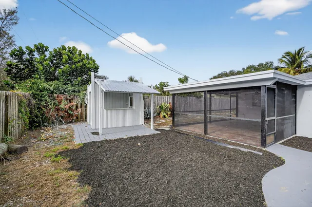 $674,900 | 8776 Southeast Bahama Circle, Hobe Sound, FL 33455