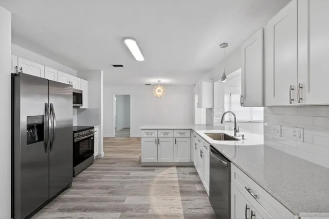 $674,900 | 8776 Southeast Bahama Circle, Hobe Sound, FL 33455