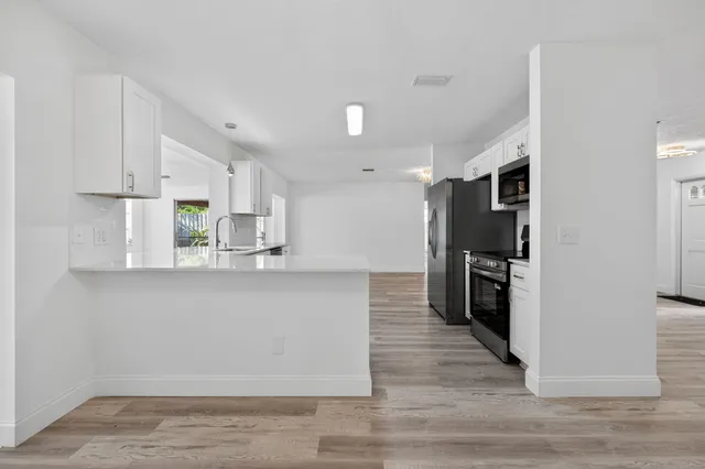 $674,900 | 8776 Southeast Bahama Circle, Hobe Sound, FL 33455