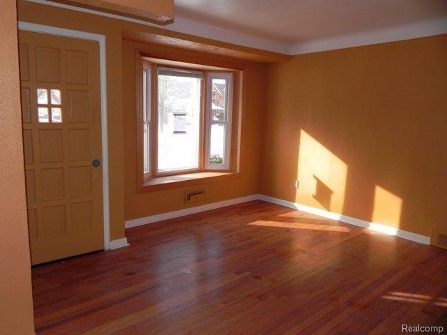 255 Shadowlawn Street Inkster, MI 48141 - Photo 7 of 19 living room