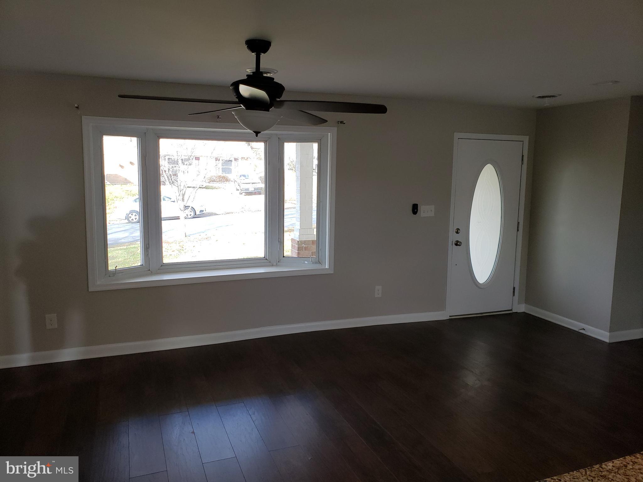 203 Fitzhugh Road Joppa, MD 21085 - Photo 2 of 19 Living Room / Entrance