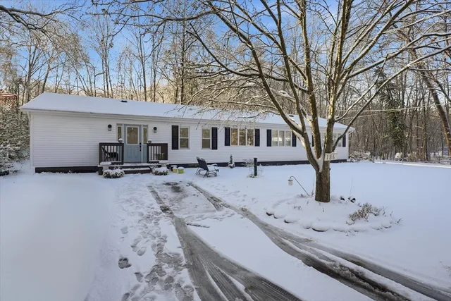 $479,900 | 186 Mohawk Trail, Haverhill, MA 01832