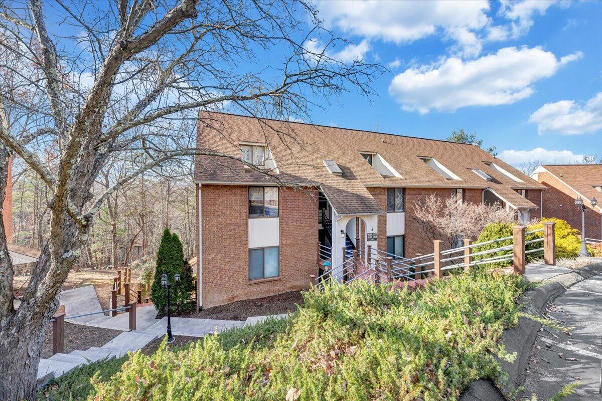 3357 Forest Ridge Road Roanoke, VA 24018 - Photo 3 of 31 03-MIB00093
