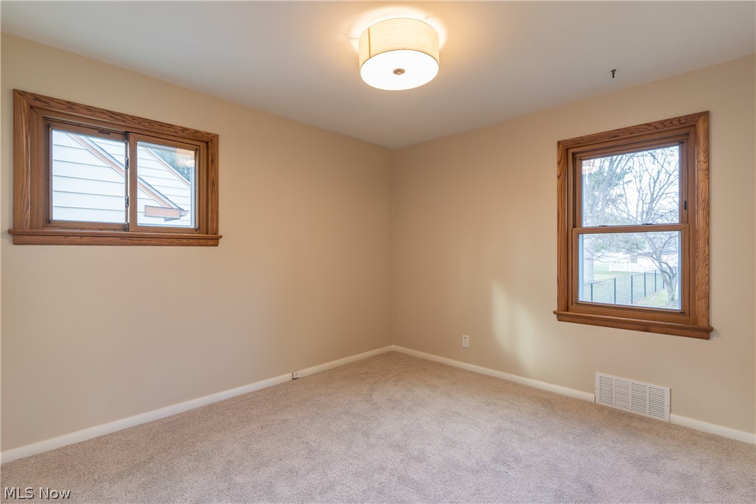 5147 Longton Road Cleveland, OH 44124 - Photo 17 of 31 Gallery Image 17