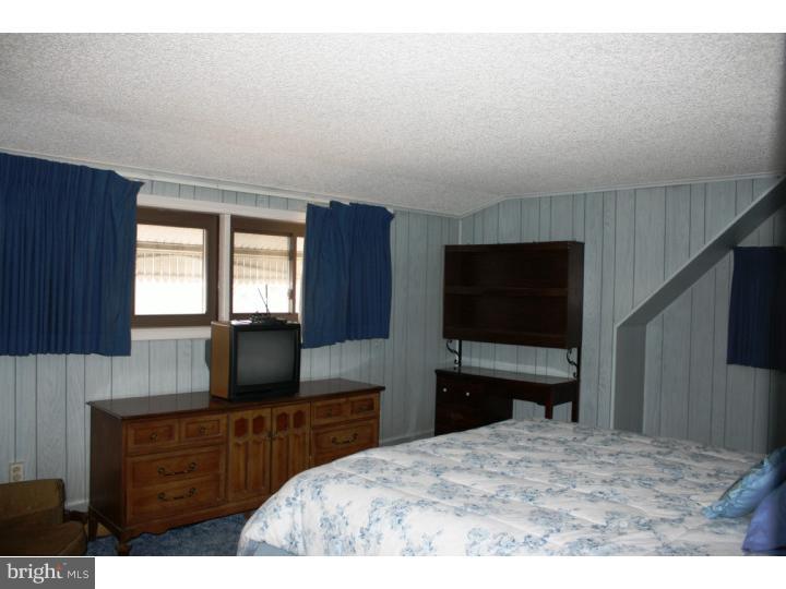29 Hydrangea Road Levittown, PA 19056 - Photo 12 of 18 Bedroom
