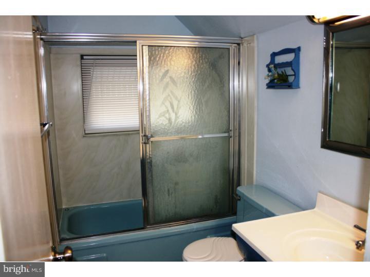 29 Hydrangea Road Levittown, PA 19056 - Photo 14 of 18 Gallery Image 14